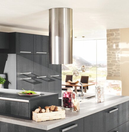 Dunstabzugshauben in allen Formen und Varianten. Dunstabzugshauben in allen Formen und Varianten.